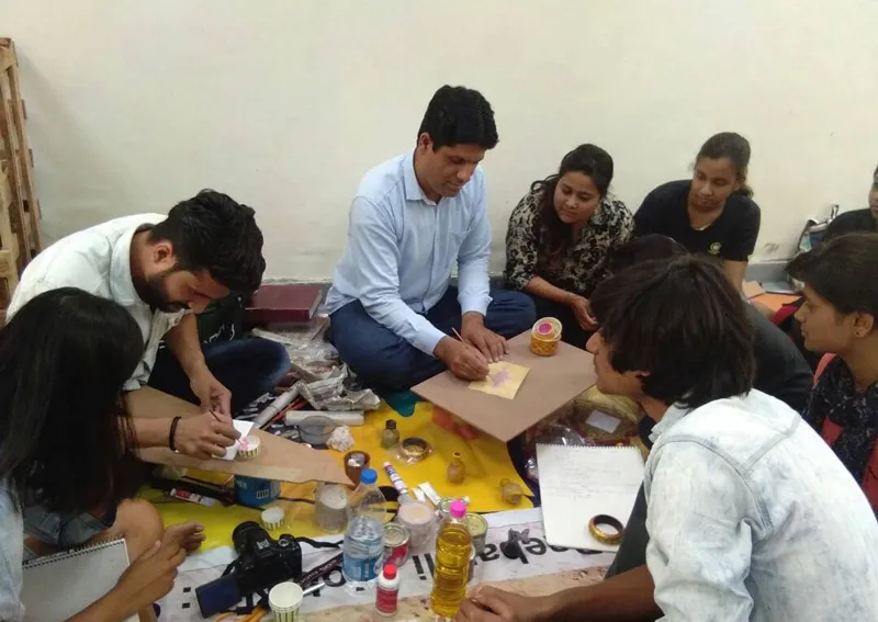 Ayub Usta teaching students at NIFT Rae Bareli. Pic:  Ayub Usta 30stades