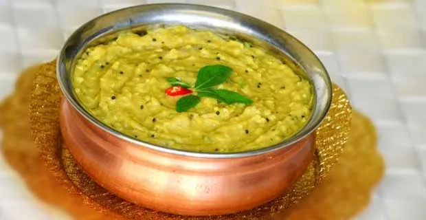 Yam or ol ki chutney is made by boiling and tempering yam, which is found in abundance in Bihar. 