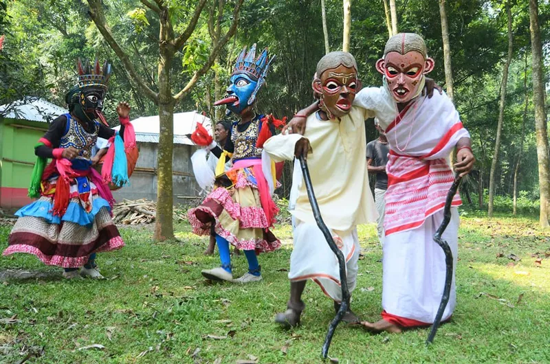 The Gomira dance begins with the entry of Buro-Buri. Pic: Courtesy Parikshit Sarkar & Paramesh Sarkar 