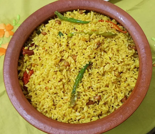  Pulihara (tamarind rice) is an integral part of Andhra Brahmin cuisine. Pic: Sumitra Kalapatapu 