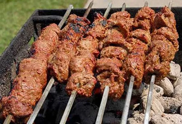 Originally made only using lamb meat, Bihari kababs are now also made using chicken. It is a popular street food. 