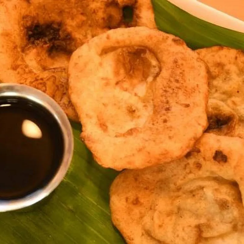Hutti kaapi (black coffee) with thuppadhittu at the restaurant. Pic: Nanga Hittu. 
