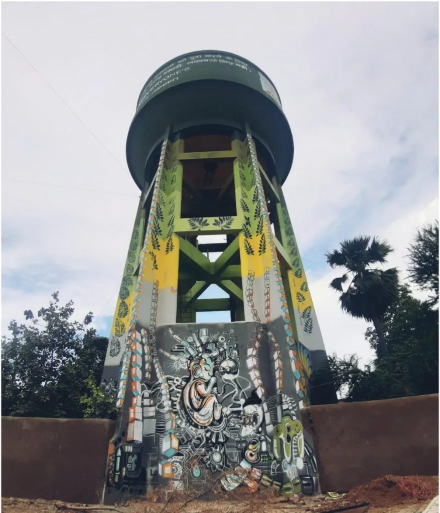 Ankita Raj has done the graffiti on this graffiti on a 160 feet water tank. Pic: La Pintura