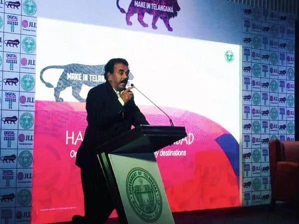 Industries Minister Jupally Krishna Rao addressing the MakeInTelangana meet at Mumbai (Image Courtesy: KTR Twitter Handler)