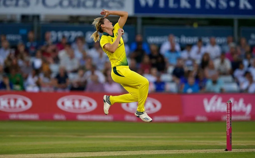 Ellyse Perry in action. ©Getty Images