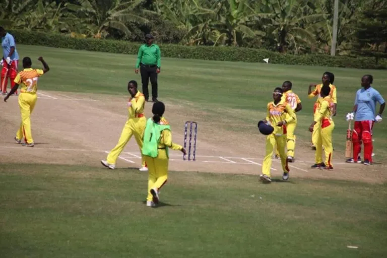 Uganda in the field against Mali. © Cricket Uganda