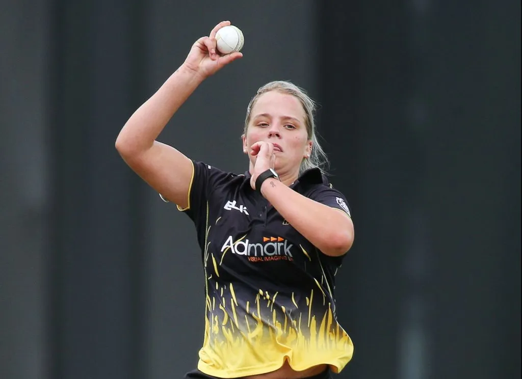 Jess Kerr of Wellington Blaze in action. © Getty Images