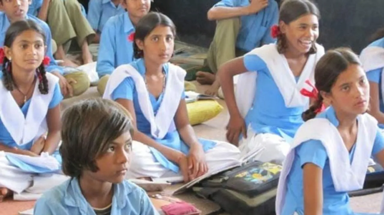 Free Sanitary Napkin In School: स्कूलों में पैड फ्री में देने के लिए सुप्रीम कोर्ट में दलील