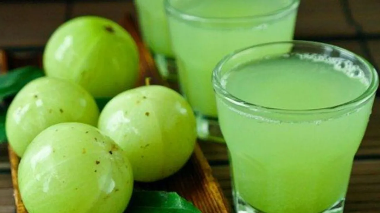 Amla Water Benefits: आंवला पानी पीने के स्किन और हेल्थ के लिए फायदे