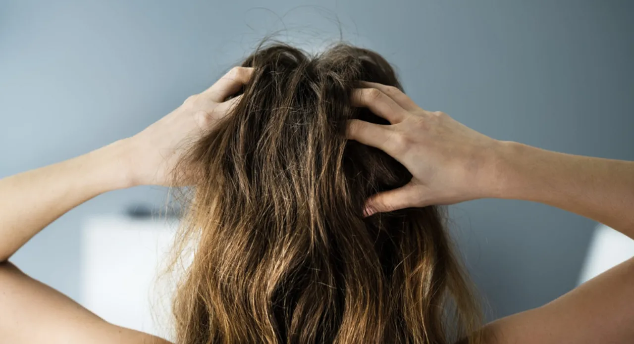 Hair Care Tips: न करें बालों के साथ कभी भी यह 4 गलतियां, हो सकते हैं बडे़ नुक्सान