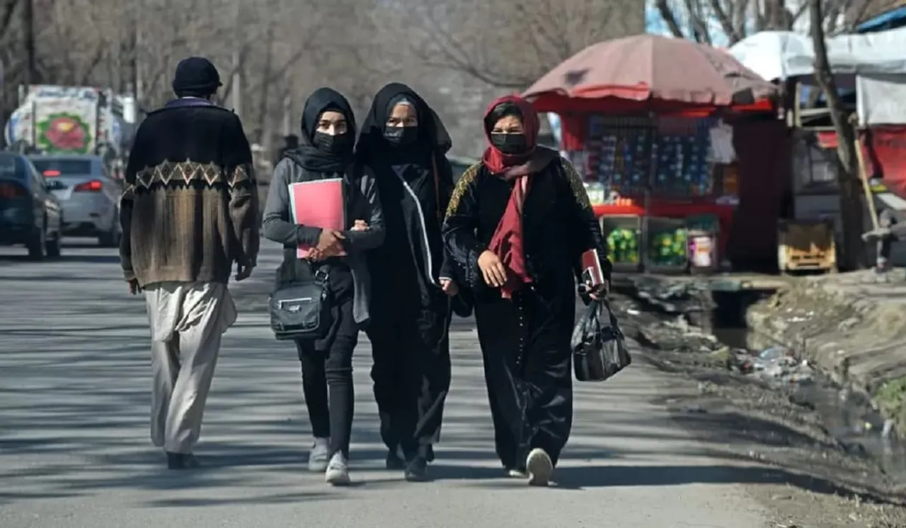 News: तालिबान ने विश्वविद्यालय में लड़कियों की शिक्षा पर लगाई रोक