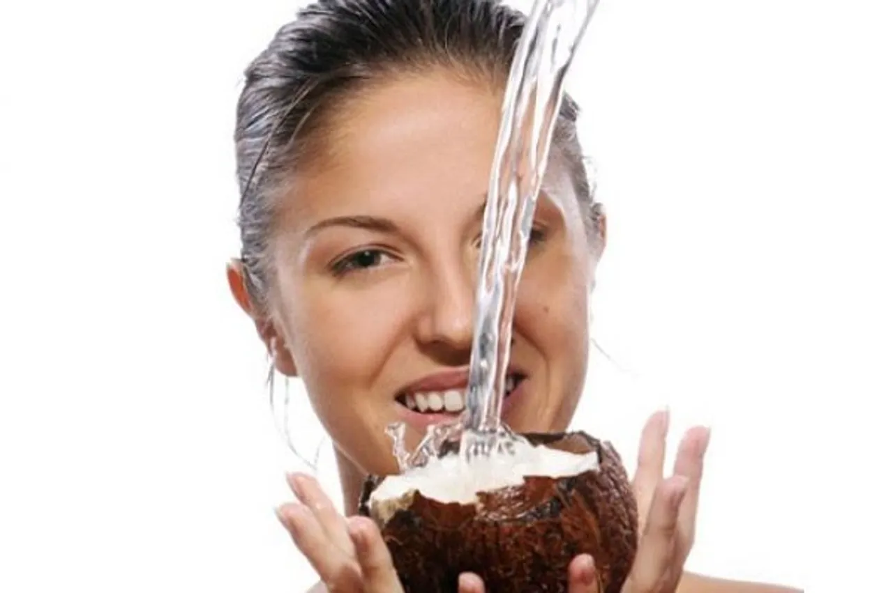 Benefits Of Coconut Water: एक बार जरूर पढ़िए नारियल पानी के ये 5 फायदे