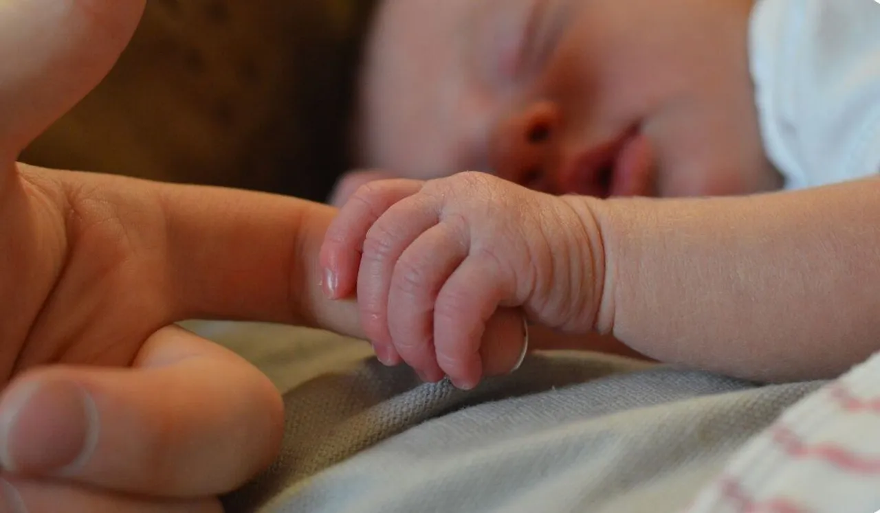 नवजात शिशु का ख्याल कैसे रखें - ध्यान रखें यह 5 बातें