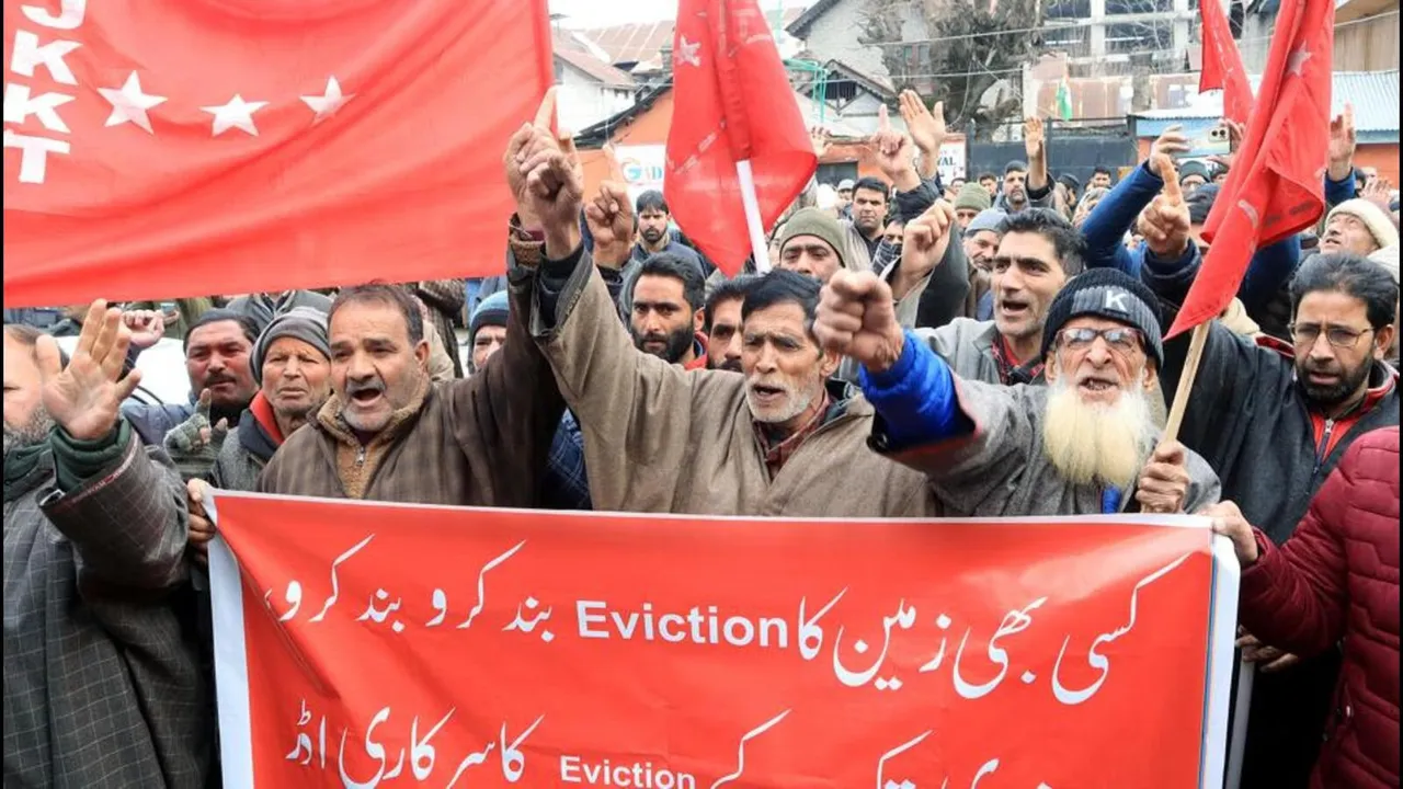 Protests in Srinagar's Maisuma against eviction drive