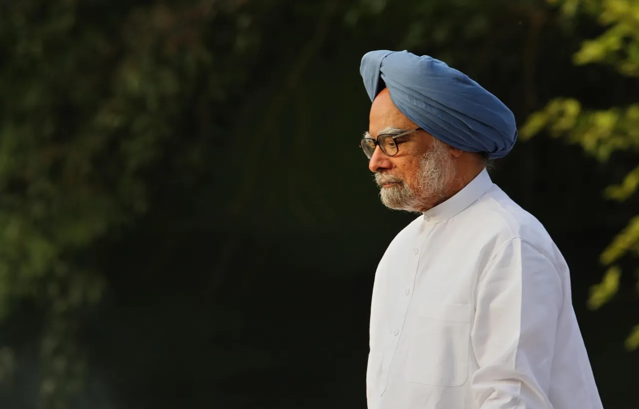 Former PM Manmohan Singh conferred Lifetime Achievement Honour in UK