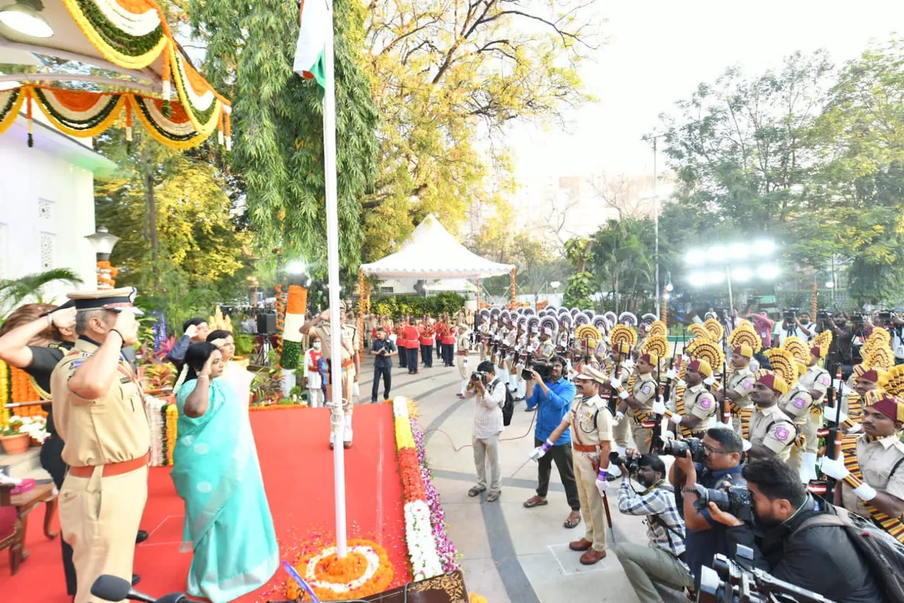 Telangana Governor hoists national flag on R-Day, CM KCR stays away