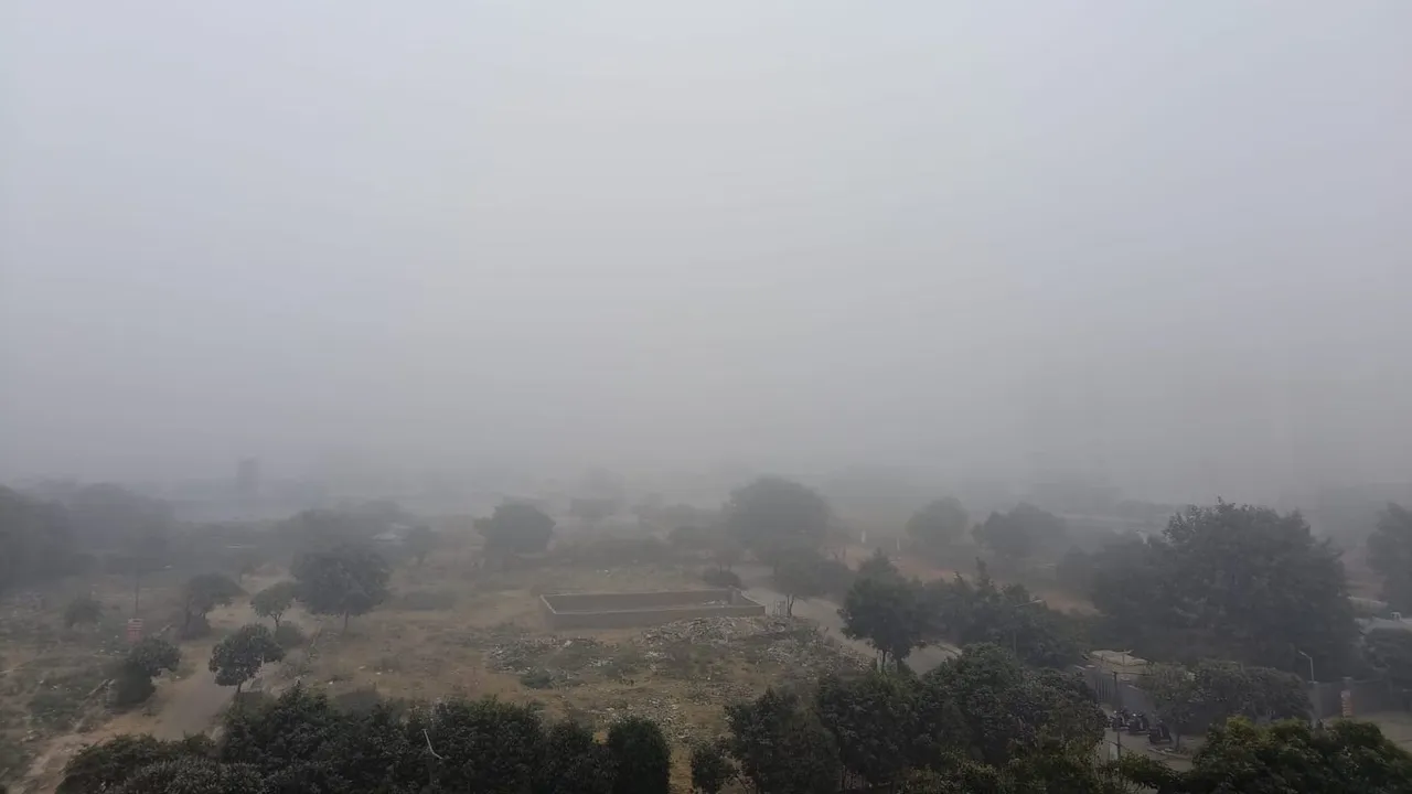 Clouds cloak Delhi skies on Republic Day