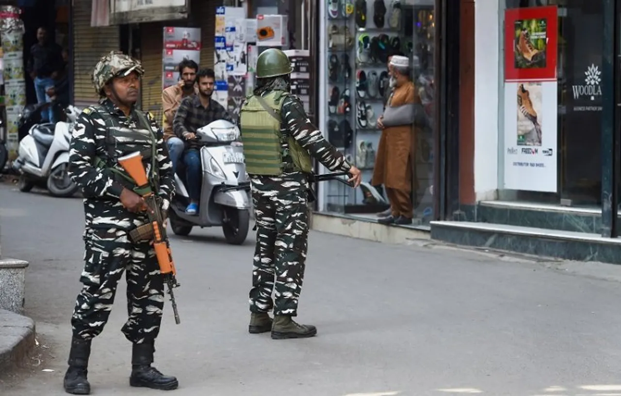 Jammu & Kashmir: Hizbul Mujahideen terrorist arrested in Shopian