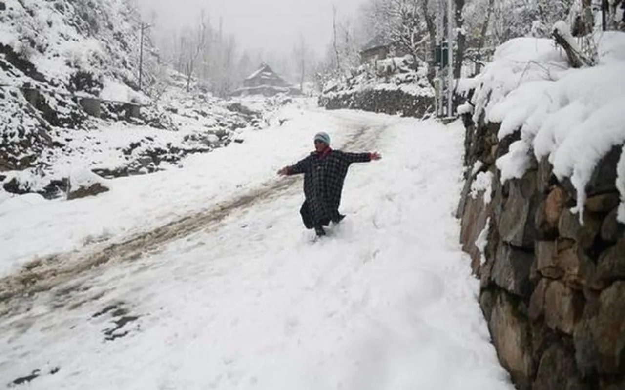 Most areas in Kashmir record sub-zero night temperature