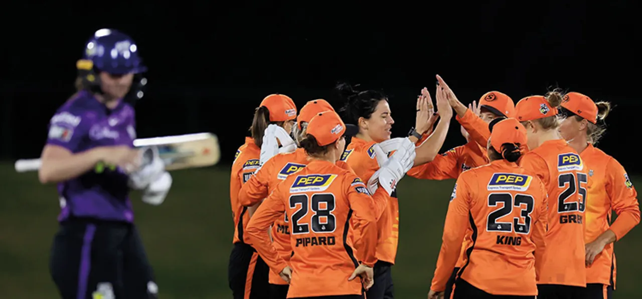 Perth Scorchers dominate to bag their second consecutive win of the WBBL08