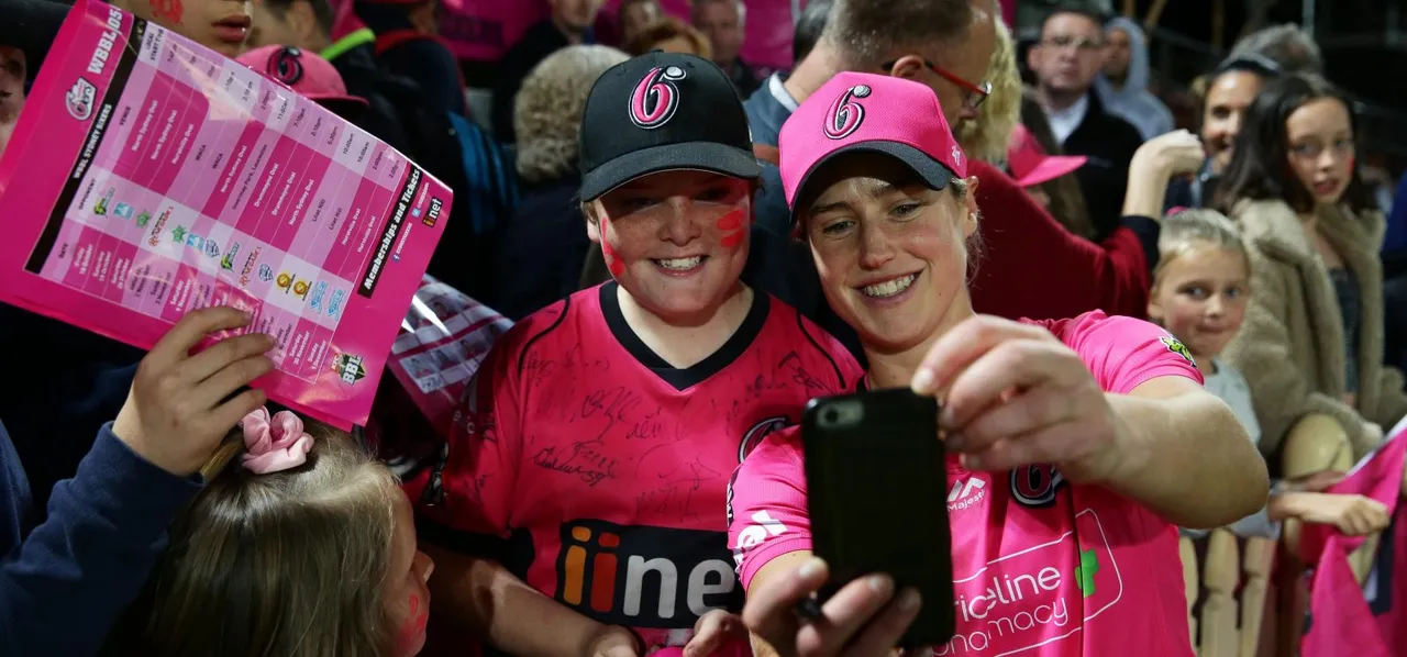 Teenagers, old warriors & burnt toast: the highlights of WBBL05 so far