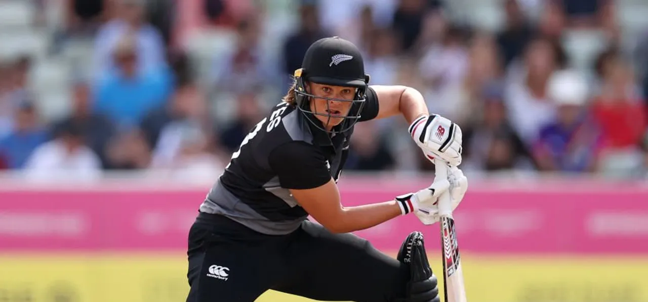 Suzie Bates signs with Sydney Sixers for WBBL08