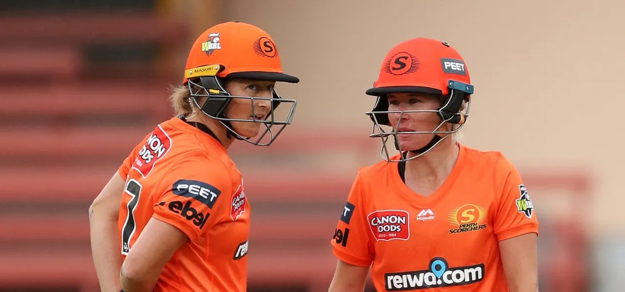 Mooney, Devine shine for the Scorchers; Gardner finds form with bat for Sixers