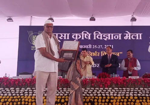 Veljibhai Bhudia receiving award at the Pusa Agricultural Science Fair. Pic: Veljibhai Bhudia 30stades