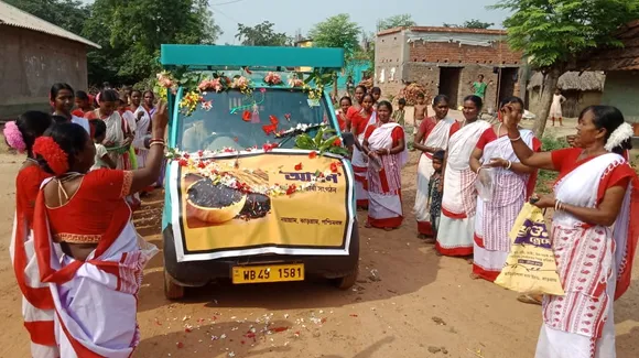 Aamon is targeting a turnover of Rs3.5 crore this year. Rice being dispatched for sale in the pic here. Pic: Pradan 30stades