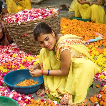 Phool Woman Sorting