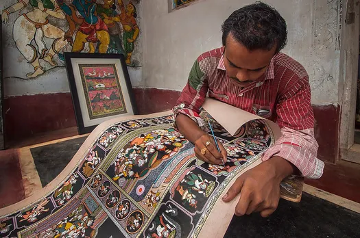 An artisan preparing a Pattachitra in Raghrajpur. Pic: Flickr 30stades