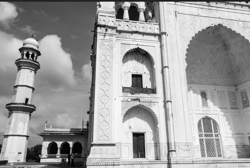 Minarets and arches decorate Bibi ka Maqbara. Pic: Flickr 30stades
