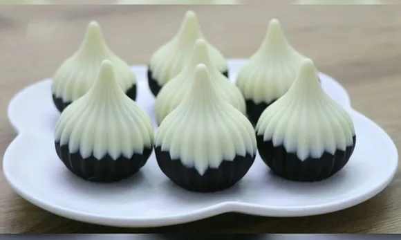 Chocolate Modak: Combining both dark and white chocolate, this modak is stuffed with roasted nuts. Pic: Flickr