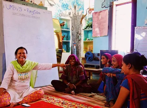 Rangsutra Founder Sumita Ghose sharing a laugh with the artisans. Pic: Rangsutra 30stades