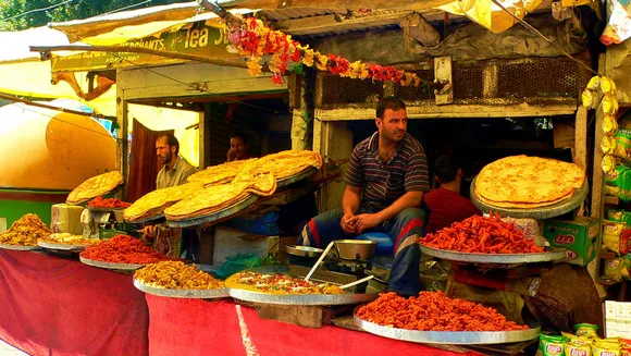 From halwa-paratha and nadru fritters to tyil karre, this vendor has a lot to offer. Pic: Flickr 30 stades