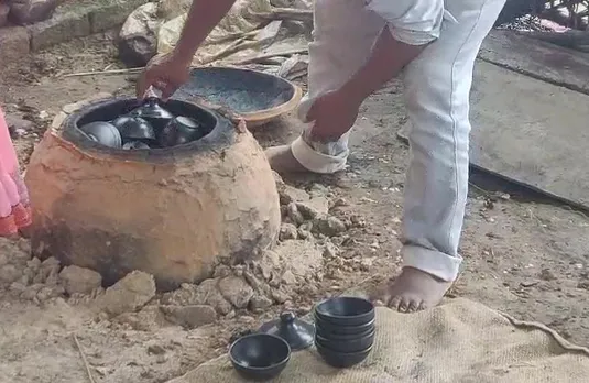 How Nizamabad’s 500-year-old black pottery is regaining lost glory, uttar pradesh government, MSMEs, subsidised bank loans, exports, amazon, flipkart, IAS Navneet Sehgal, 30 stades, Azamgarh

