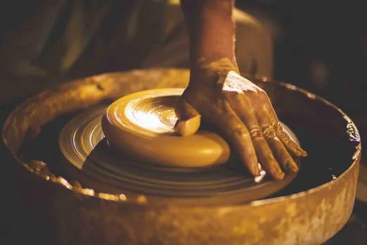 In the last 25 years, most potters have given up making clay utensils and have shifted to ceramics. Pic: Earthen Browns 30stades