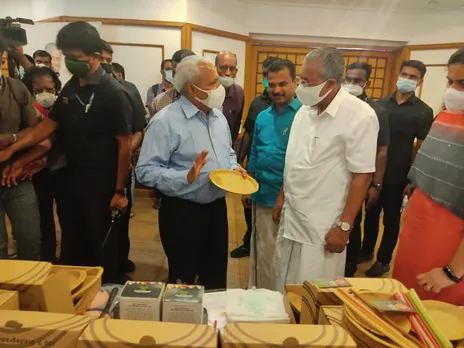 Vijayakumar explaining about Thooshan plates to Kerala Chief Minister Pinarayi Vijayan. Pic: Thooshan 30stades