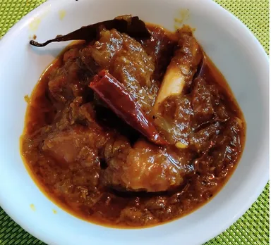 Ahuna mutton is prepared in earthen pot and cooked on slow fire for hours. 