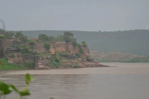 A large part of the Gagron Fort gets submerged in water during rainy season. Pic: Wikimedia Commons/Siddharth 30stades