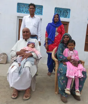 Devendra Jhajharia with his parents, wife and children. Pic: courtesy Devendra Jhajharia 30 stades