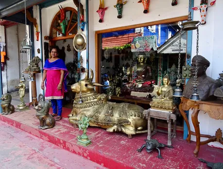 Since Kochi, earlier Cochin, has been welcoming traders from across the world, antiques from old families often find way into the shops. Though no more home to a large community of Jews, the Jew Town has a good mix of Muslim, Christian and Hindu population even today. Pic: Flickr