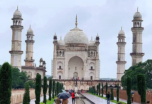 Bibi ka Maqbara is also known as mini Taj or Deccan's Taj Mahal. Pic: Flickr 30stades