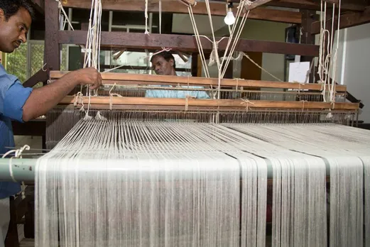 Paper yarn is the weft while natural materials like cotton or silk form the warp while weaving. Pic: Sutrakaar 30stades
