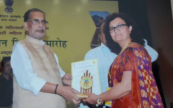 Sangita Sawalakhe has bee felicitated with many awards for her work towards helping farmers. Pic: Vidarbha Biotech  30stades