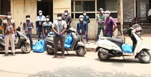 Good Quest volunteers leave for meal distribution in Bengaluru