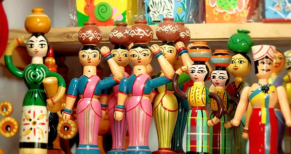 Channapatna toys are made with many varieties of wood today. 30stades