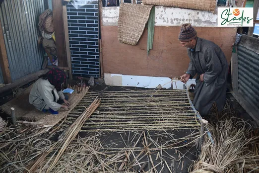 Most weavers are unable to sell even one mat a day despite a day of weaving and roaming around markets with their mats. Pic: Wasim Nabi