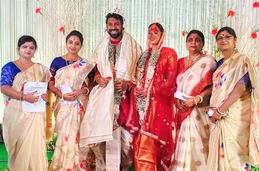 Women priests at the wedding of Neel and Paridhi (centre). Pic: The Calcutta Event 30stades