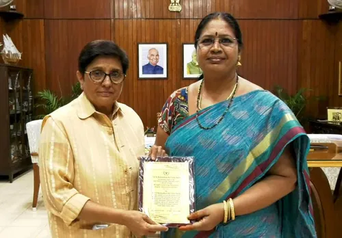  Bridges Learning Vidyalaya received the ‘Best school award’ from former Lieutenant Governor of Puducherry Kiran Bedi for continuous successful results in board exams. Founder, Dr Bhuvana Vasudevan is receiving the award. Pic: Bridges Learning Vidyalaya
